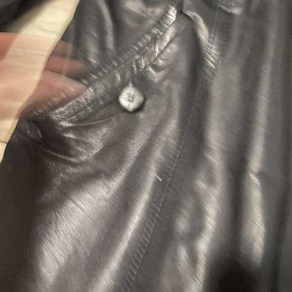 Seville Black Leather Trench Coat Size 44R - Picture 11 of 15